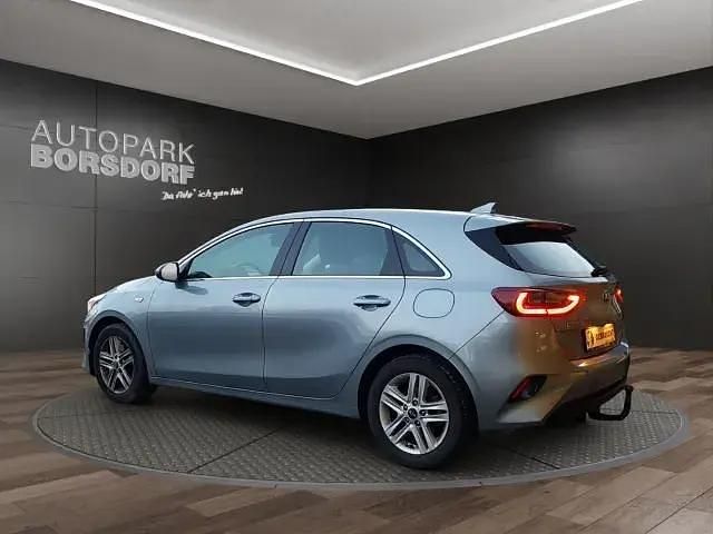 Second-hand Kia Ceed Vision 140 CP (102 kW) 2019 Argintiu Hatchback