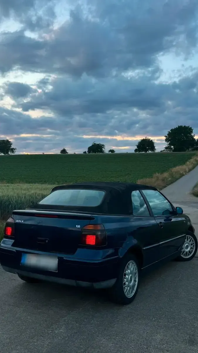 Gebraucht VW Golf 100 PS (73 kW) 1999 Blau Cabrio