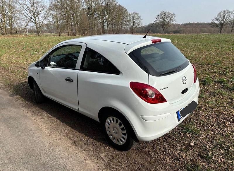 Gebraucht Opel Corsa Selection 69 PS (50 kW) 2013 Weiß Kleinwagen