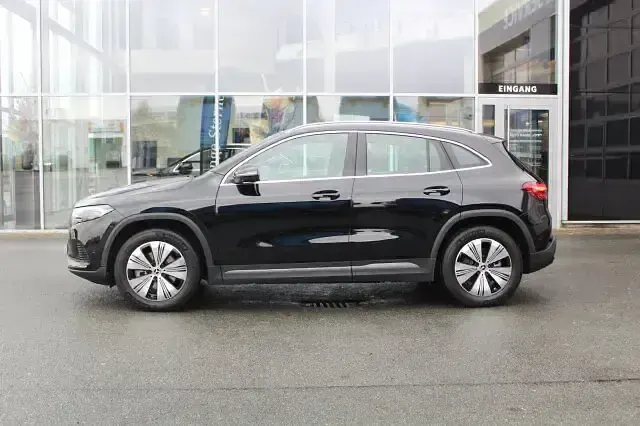 Gebraucht Mercedes EQA300 Progressive 167 kW (228 PS) 2024 Schwarz SUV
