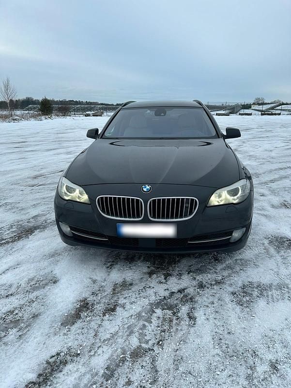 Gebraucht BMW 535 Luxury Line 313 PS (230 kW) 2011 Grau Kombi