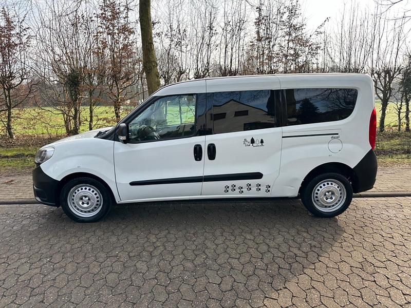 Gebraucht Fiat Doblò 95 PS (69 kW) 2017 Weiß Van / Kleinbus