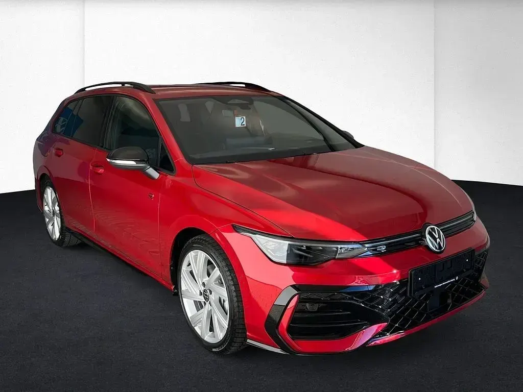 Gebraucht VW Golf VIII R-line 150 PS (110 kW) 2026 Rot Kombi