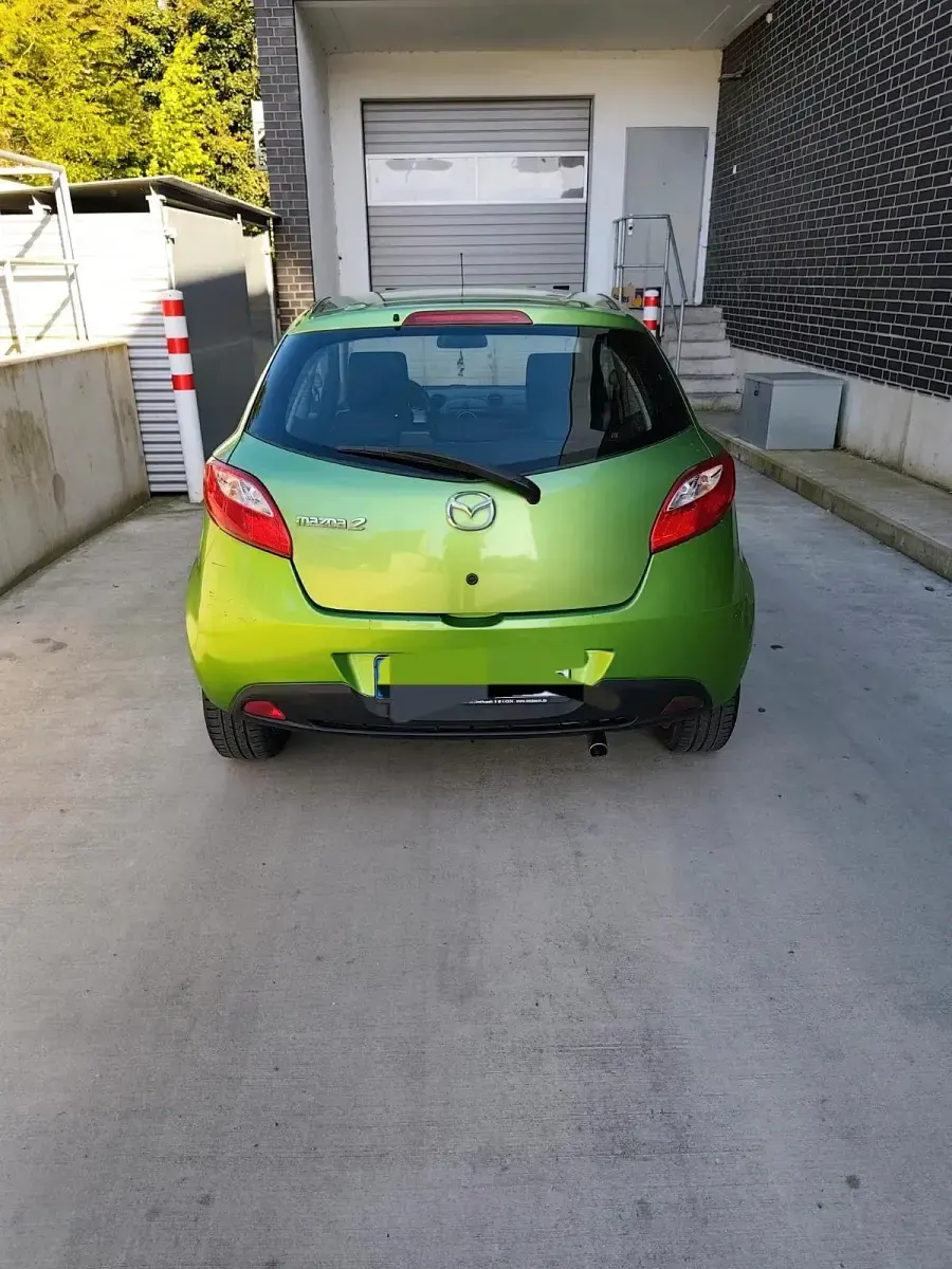 Brugt Mazda 2 75 HK (55 kW) 2010 Grøn Hatchback