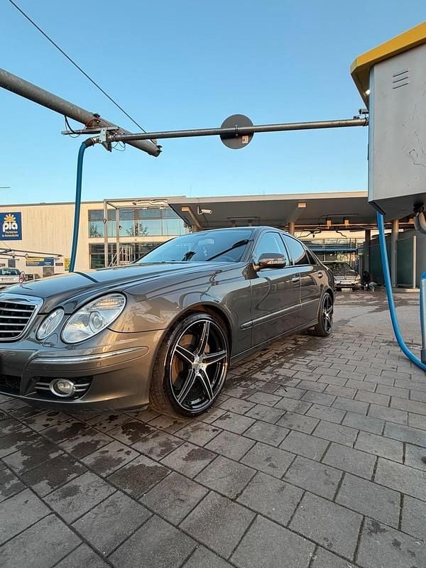 Gebraucht Mercedes E350 Avantgarde 272 PS (200 kW) 2007 Grau Limousine