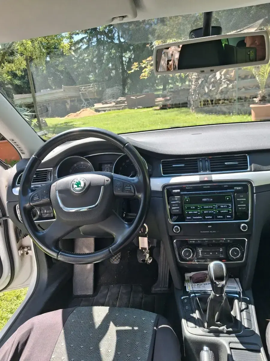 Używany Skoda Superb 160 KM (117 kW) 2012 Biały Kombi