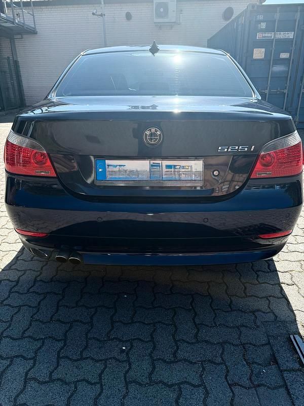 Gebraucht BMW 525 192 PS (141 kW) 2004 Blau Limousine