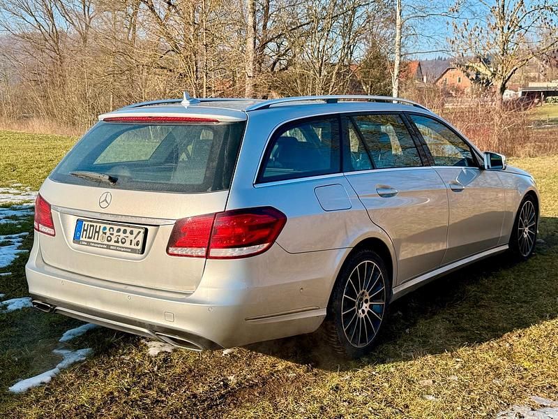 Gebraucht Mercedes E220 Avantgarde 170 PS (125 kW) 2015 Silber Kombi