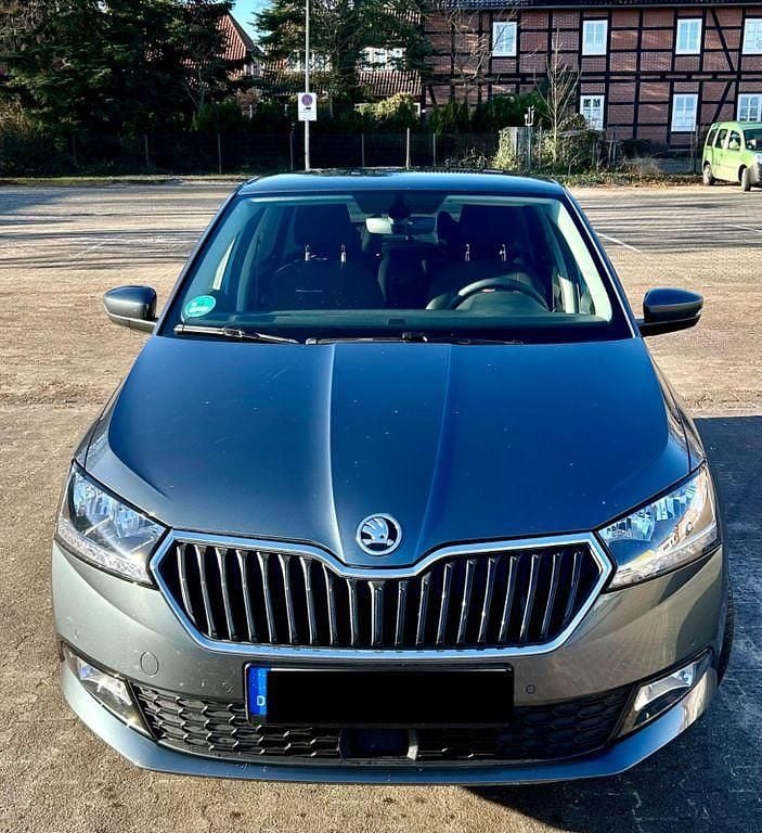 Elegantes Skoda Fabia 1 0 Mpi Ambition Ebenbild1002926firyal12