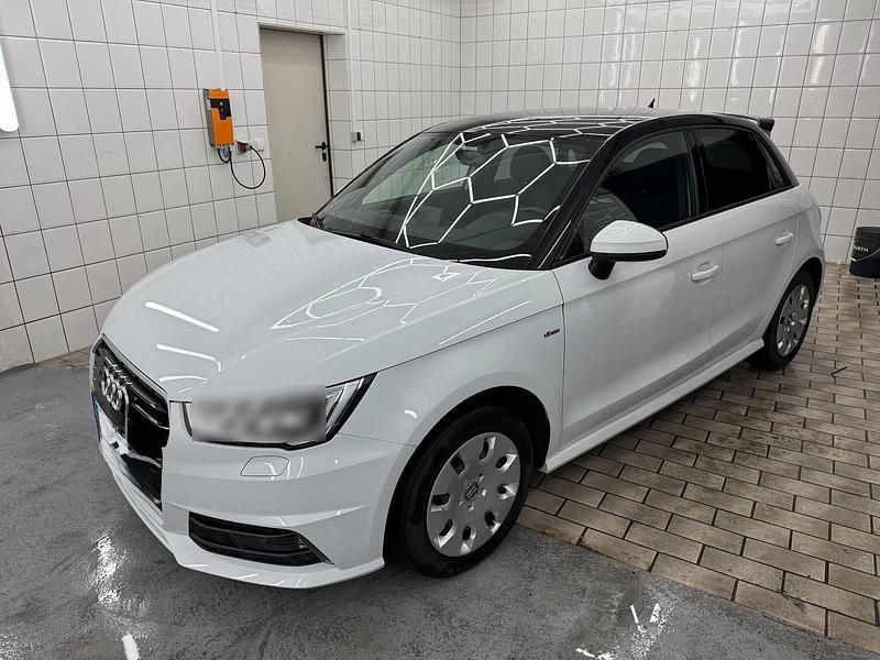 Weiß Gebraucht 2016 Audi A1 Sportback Kleinwagen | 9.500 € (Guter Preis) - Bild 1/4