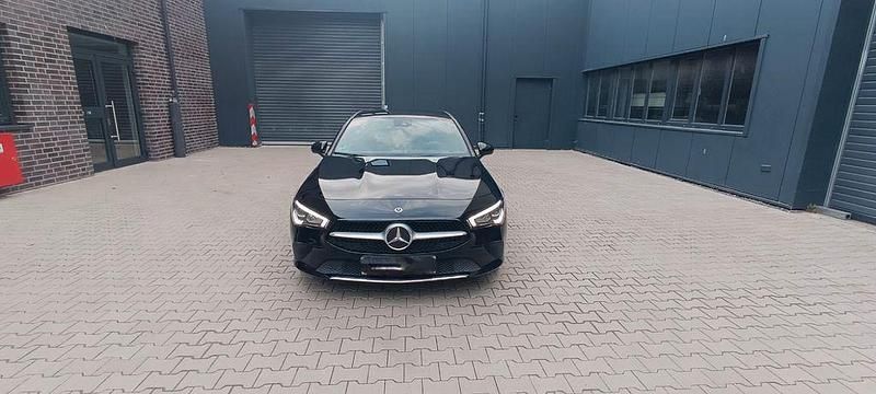 Schwarz Gebraucht 2019 Mercedes CLA180 Shooting Brake Kombi | 18.600 € (Fairer Preis) - Bild 1/4