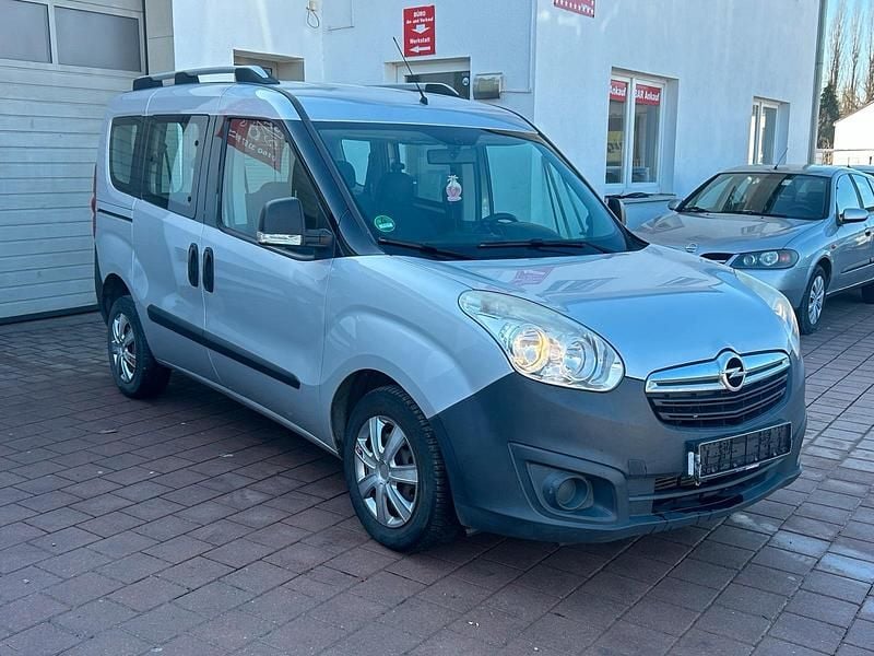 Gebraucht Opel Combo 95 PS (69 kW) 2016 Silber Van / Kleinbus