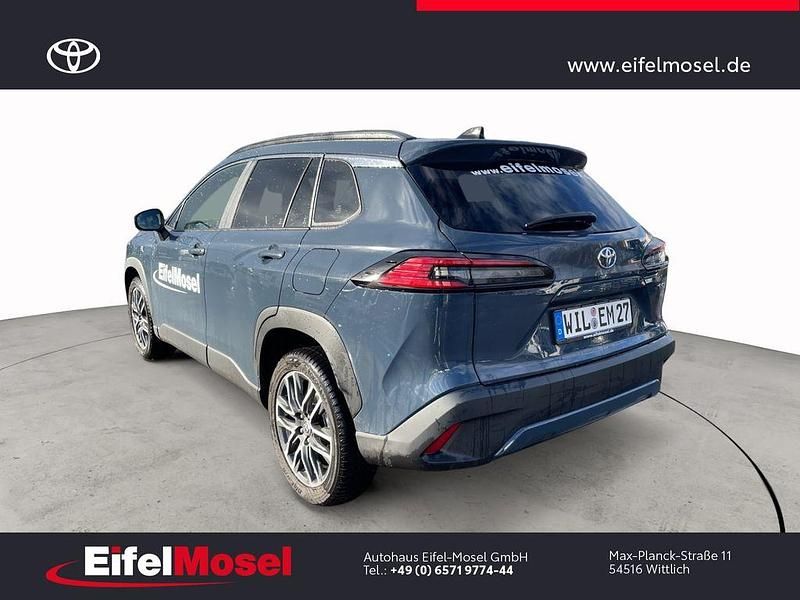 Neu Toyota Corolla Cross Team 140 PS (102 kW) 2026 Grau SUV