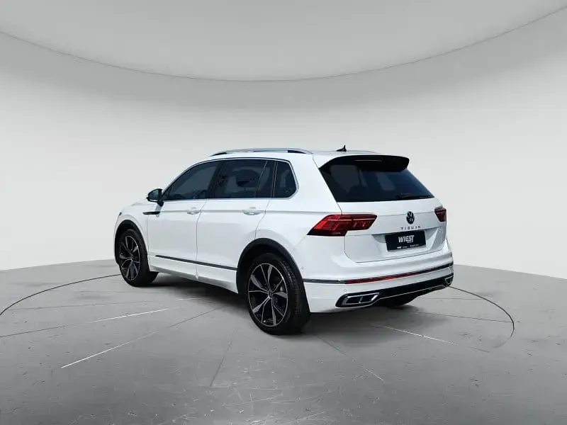 Gebraucht VW Tiguan Business 150 PS (110 kW) 2023 Pure white SUV