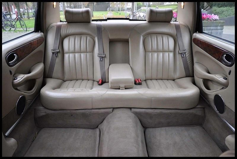 Second-hand Jaguar X-type 250 CP (183 kW) 2000 Negru Berlinǎ