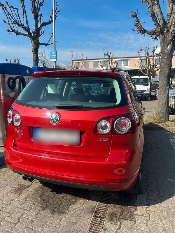 Second-hand VW Golf VI 122 CP (89 kW) 2009 Roșu Hatchback
