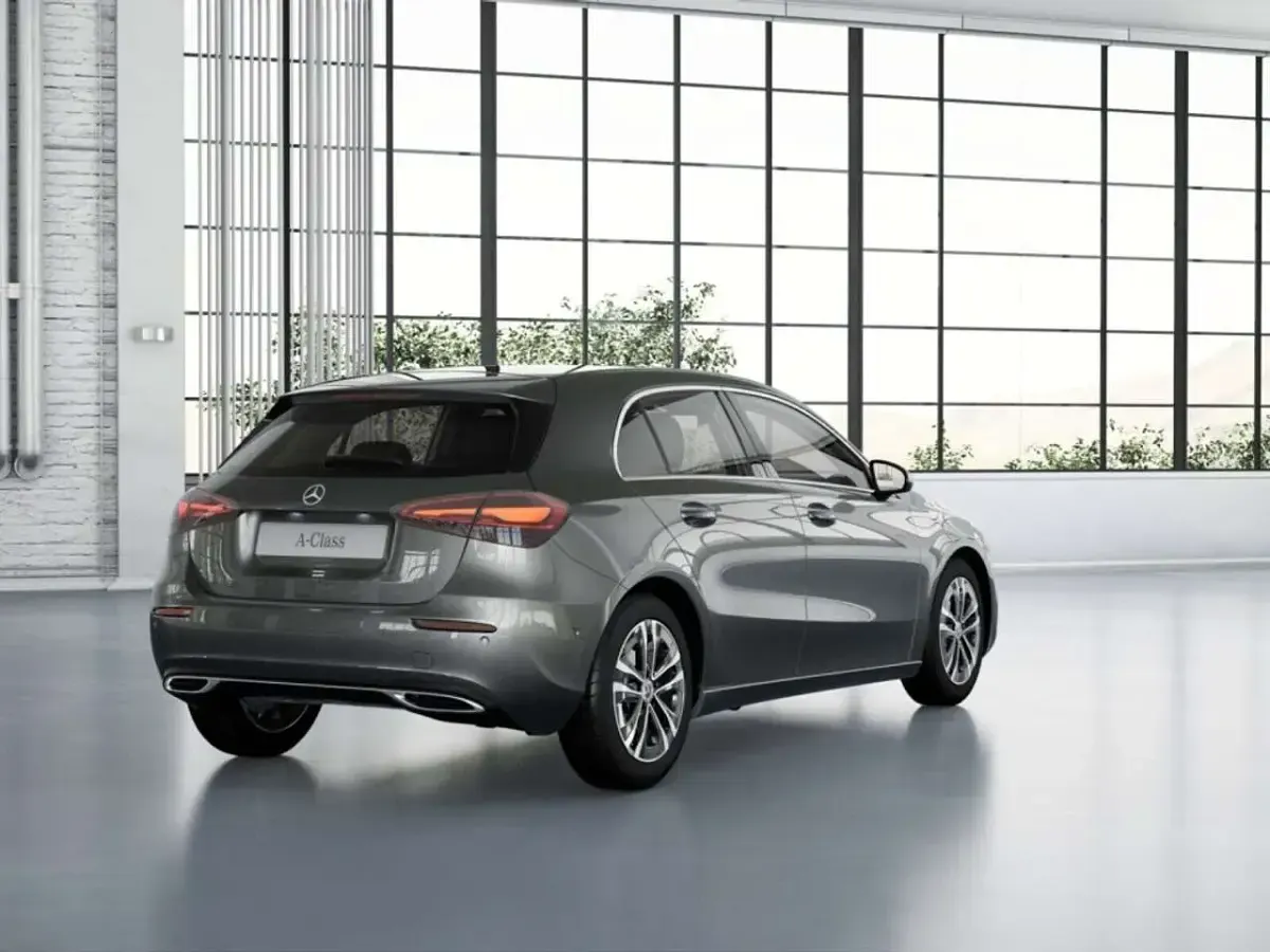 Gebraucht Mercedes A180 Progressive 136 PS (100 kW) 2025 Grau metalliclack mountaingrau Limousine