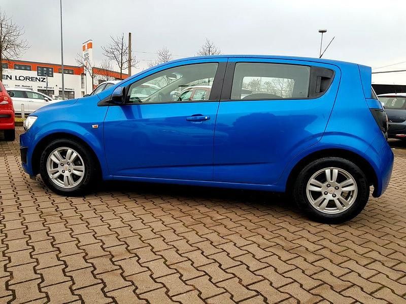 Gebraucht Chevrolet Aveo LT 101 PS (74 kW) 2012 Blau Limousine