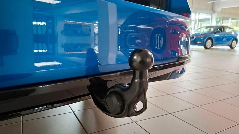 Neu Skoda Octavia SportLine 150 PS (110 kW) 2025 Blau Kombi