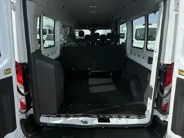 Używany Ford Transit Trend 131 KM (96 kW) 2021 Biały Minivan