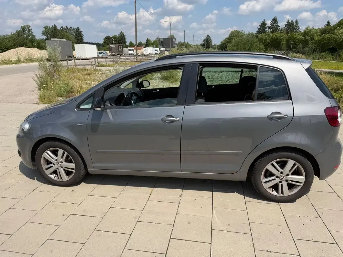 Gebraucht VW Golf Plus Match 105 PS (77 kW) 2012 Grau Van / Kleinbus