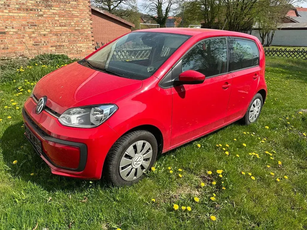 Second-hand VW up! 65 CP (47 kW) 2020 Roșu Hatchback