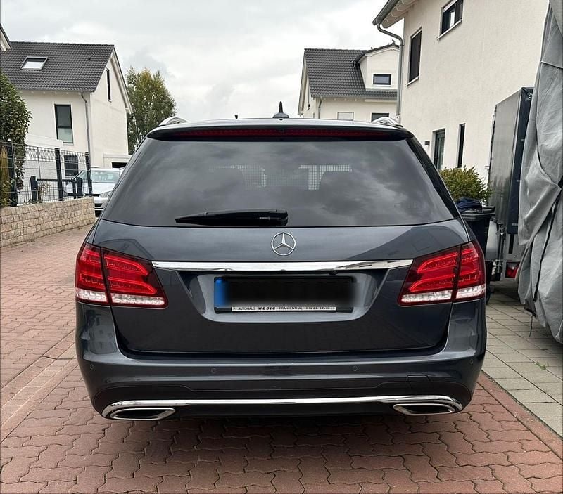 Gebraucht Mercedes E350 Avantgarde 258 PS (189 kW) 2016 Grau Kombi