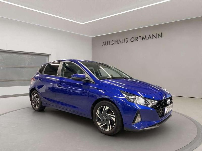 Blau Gebraucht 2022 Hyundai i20 Edition 30 Limousine | 15.490 € (Fairer Preis) - Bild 1/4