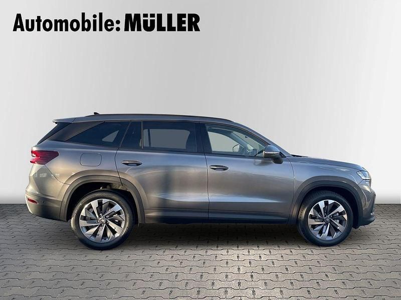 Neu Skoda Kodiaq Selection 150 PS (110 kW) 2025 Grau SUV