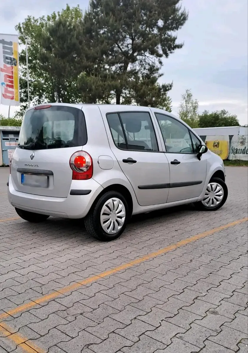 Używany Renault Modus 75 KM (55 kW) 2006 Srebrny Minivan