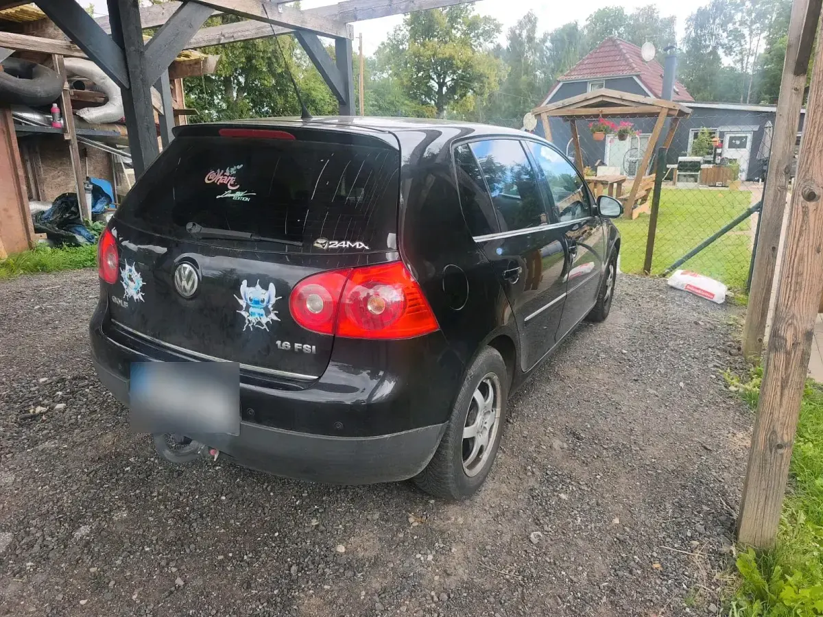 Gebraucht VW Golf V 115 PS (84 kW) 2005 Schwarz Kleinwagen