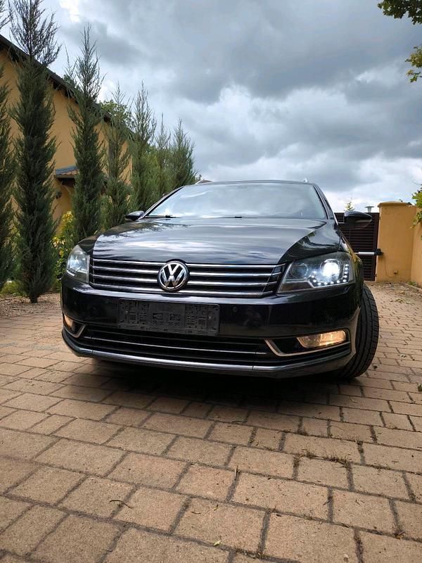 Schwarz Gebraucht 2011 VW Passat Kombi | 6.900 € (Etwas zu teuer) - Bild 1/4