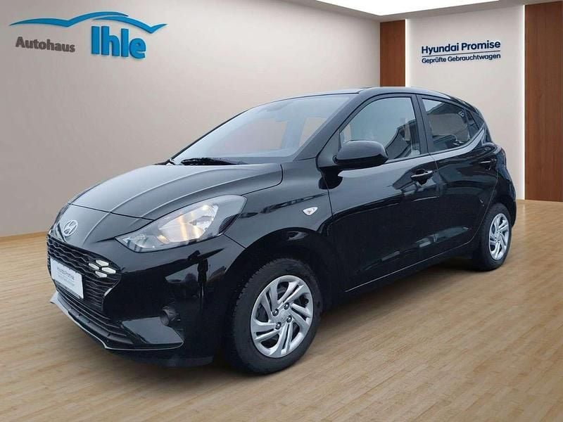 Gebraucht Hyundai i10 Select 63 PS (46 kW) 2025 Schwarz Kleinwagen