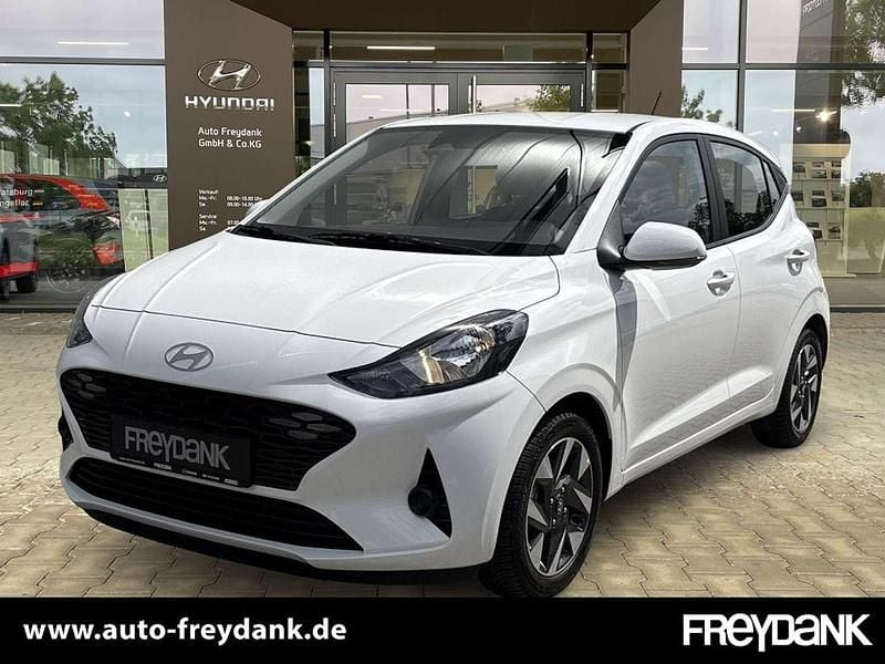 Atlas white Gebraucht 2024 Hyundai i10 Trend Kleinwagen | 16.299 € (Fairer Preis) - Bild 1/4