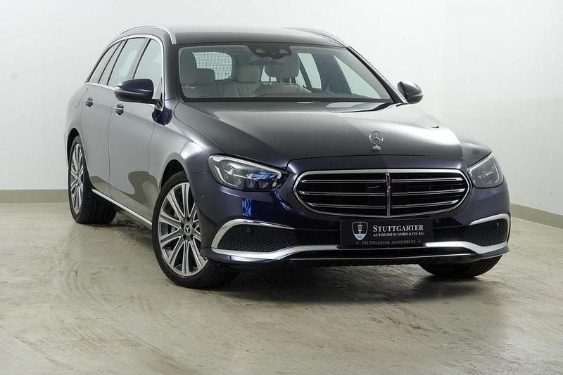 Blau Gebraucht 2022 Mercedes E450 Exclusive Limousine | 46.900 € (Etwas zu teuer) - Bild 1/4