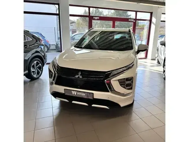 Używany Mitsubishi Eclipse Cross Plus 188 KM (138 kW) 2022 Biały SUV