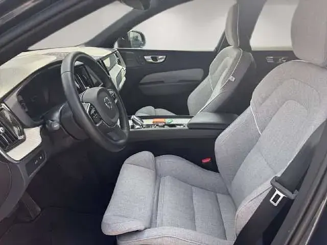 Gebraucht Volvo XC60 Plus 398 PS (292 kW) 2023 Denim blue / metallic SUV