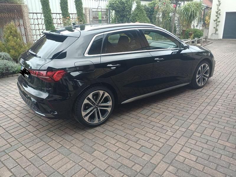 Używany Audi A3 S-Line 150 KM (110 kW) 2024 Czarny Sedan/Limuzyna