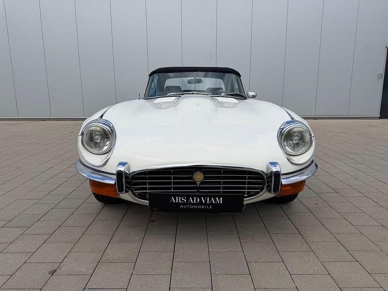 Second-hand Jaguar E-Type 268 CP (197 kW) 1974 Alb Cabrio