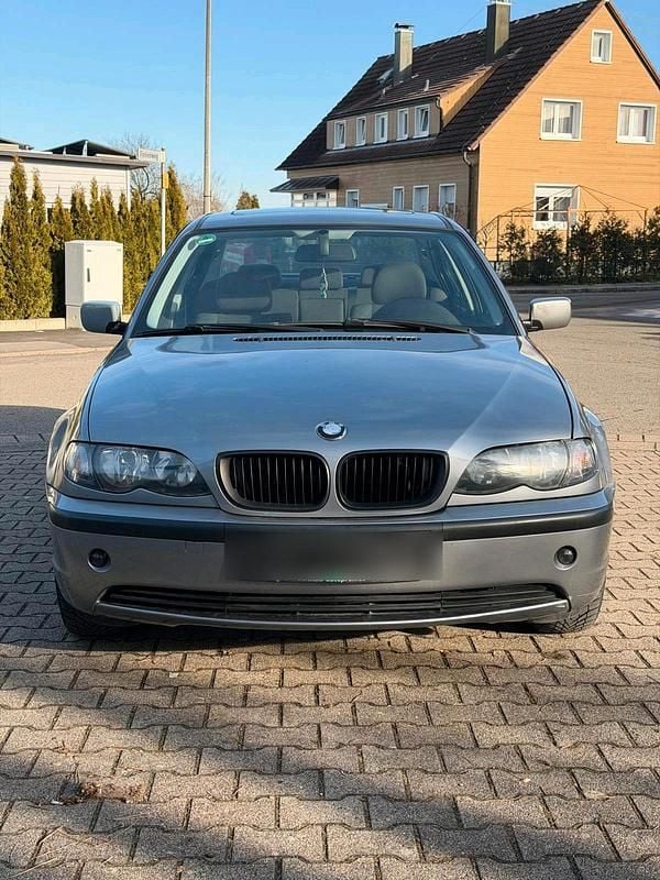Grau Gebraucht 2004 BMW 316 Limousine | 599 € (Superpreis) - Bild 1/4