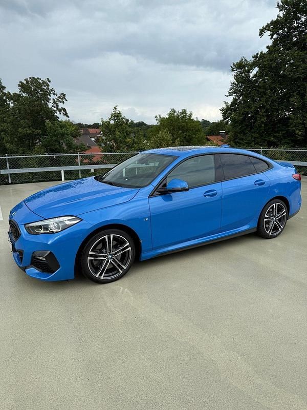 Blau Gebraucht 2019 BMW 220 Shadowline Coupé | 28.300 € (Etwas zu teuer) - Bild 1/4