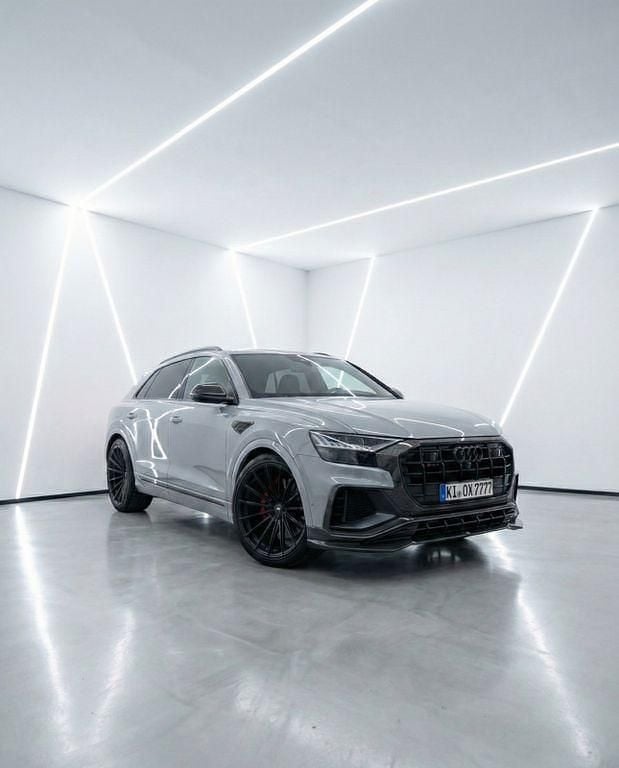 Grau Gebraucht 2021 Audi Q8 Comfort SUV | 82.000 € - Bild 1/4