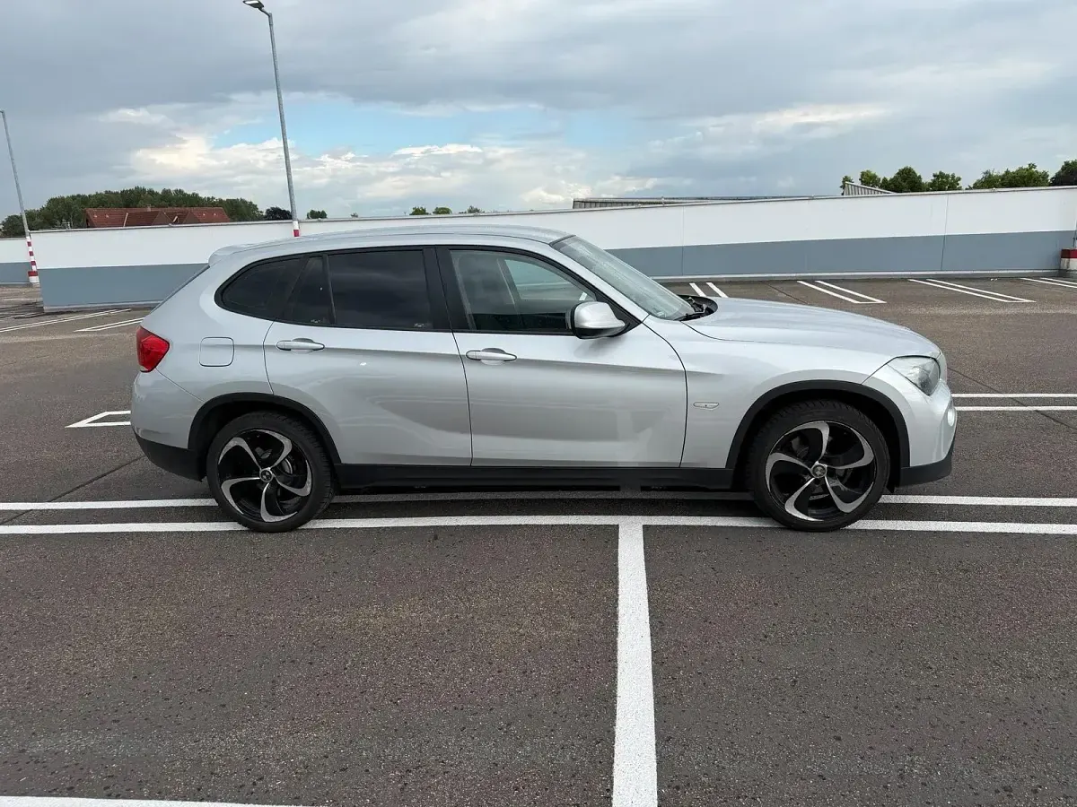 Gebraucht BMW X1 143 PS (105 kW) 2011 Grau SUV