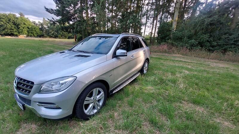 Silber Gebraucht 2012 Mercedes ML250 SUV | 19.999 € (Guter Preis) - Bild 1/4