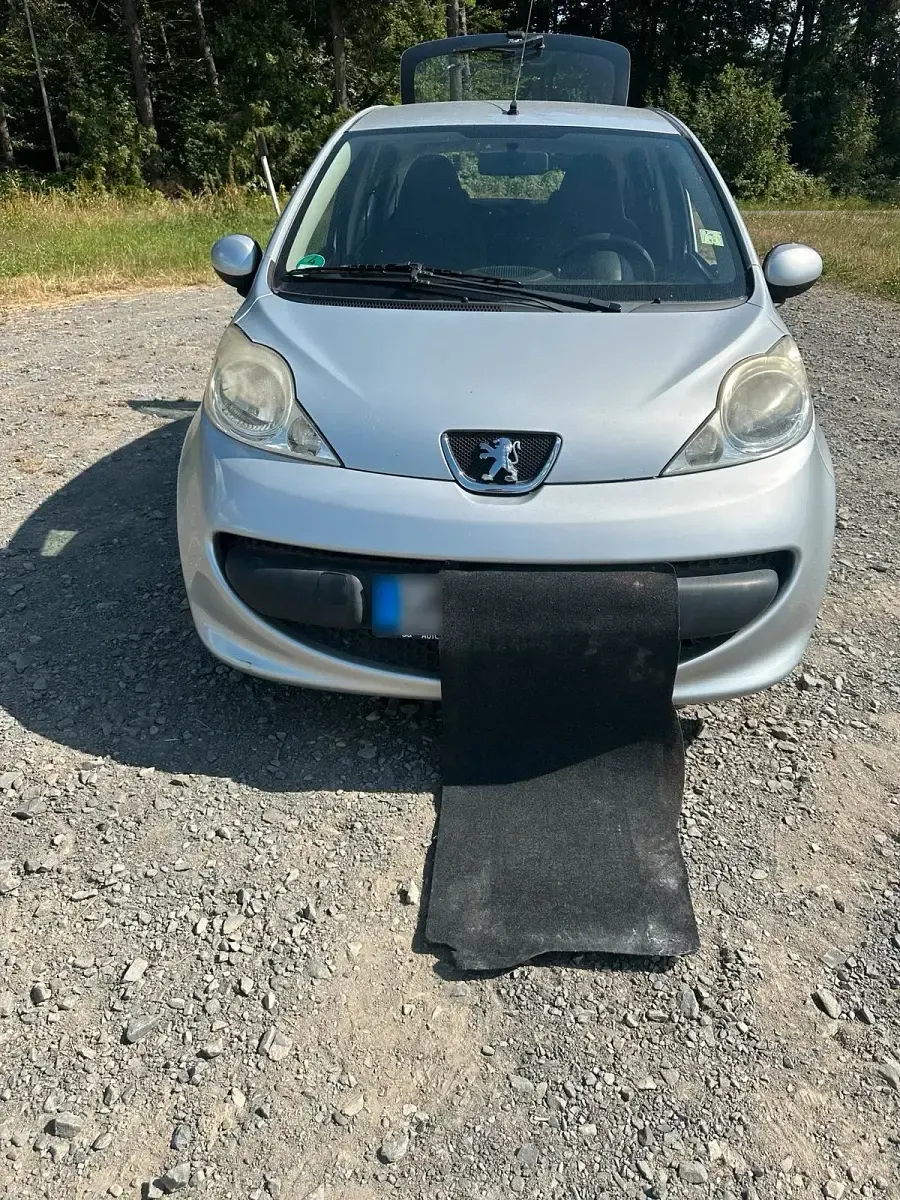 Gebraucht Peugeot 107 68 PS (50 kW) 2008 Silber Kleinwagen