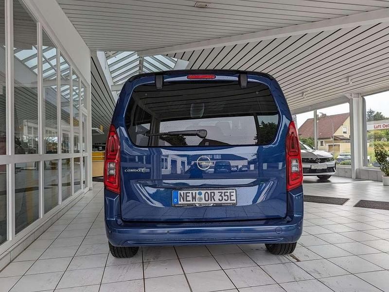 Gebraucht Opel Combo-e Life Ultimate 100 kW (136 PS) 2023 Ozeanblau Van / Kleinbus