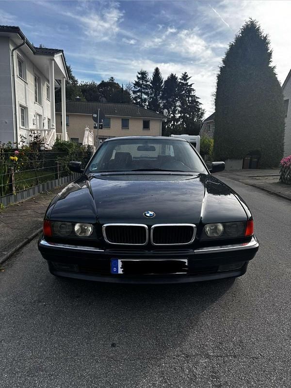 Grün Gebraucht 1998 BMW 728 Limousine | 9.800 € (Teuer) - Bild 1/4