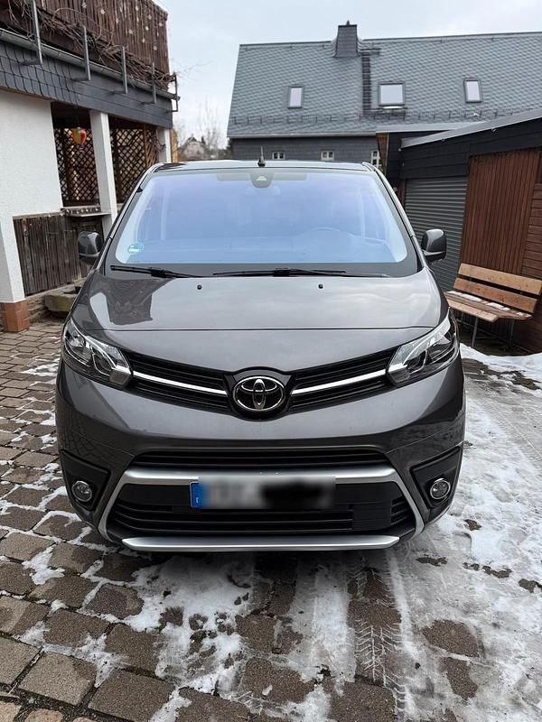 Gebraucht Toyota Proace Team 177 PS (130 kW) 2023 Grau Van / Kleinbus