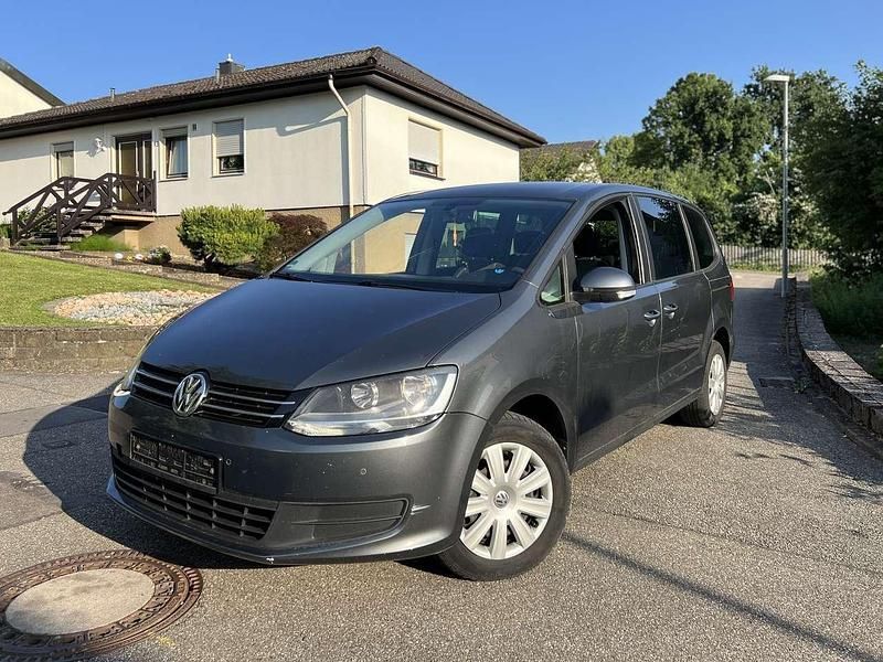 Grau Gebraucht 2013 VW Sharan Comfortline Van / Kleinbus | 5.700 € (Superpreis) - Bild 1/4