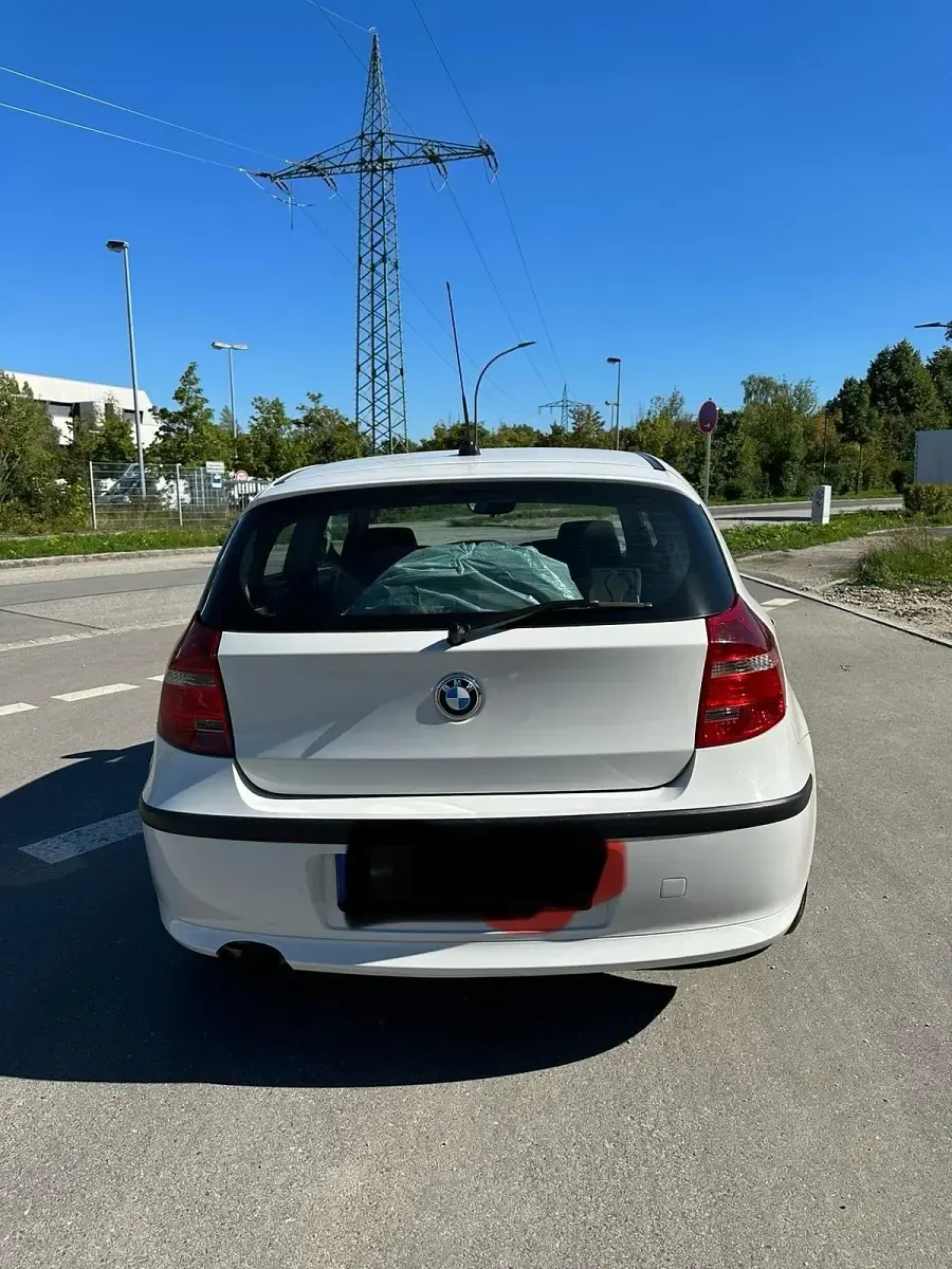 Gebraucht BMW 116 122 PS (89 kW) 2010 Weiß Kleinwagen